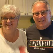 Where to find a bagel store between St Clair Shores and Mount Clemens?