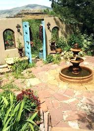 Southwest Outdoor Decor Then Southwestern Style I Could Live Happily On This Patio For The Rest Wall Spanish Style Homes Mexican Courtyard Hacienda Style Homes