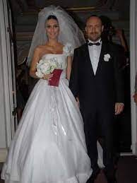 Otuzlu yaşların kendisini daha güzel hissettirdiğini söylüyor bergüzar korel… Berguzar Korel Halit Ergenc Evlendi 9 Magazin Foto Galeri Gelinler The Dress Gelin
