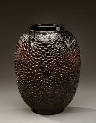 Rene Lalique 1860 1945 Rare Vase Ecailles De Forme Ovoide En Verre Souffle Moule Fume Couleur Ambre Signatur Glass Art Lalique Jewelry Glass Art Sculpture