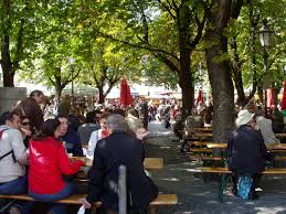 Gemutlicher Biergarten Am Viktualienmarkt Muenchen Hotel Munchen Munchen Munchen Und Umgebung