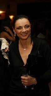 Carmen tanase se poate lauda cu o casa plina. Carmen Tanase Image