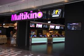 Oproti jednosálovým kinům mohou multikina díky více sálům mohou zajistit více filmových titulů ve více promítacích časech. Multikino Kielce Leisure Time Swietokrzyskie Travel