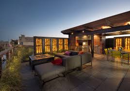 Ruang tamu terbuka sudah dikenal sejak dulu di indonesia, terutama pada rumah tradisional adat jawa, madura dan sebagainya, dimana area untuk menerima tamu berada pada teras depan rumah. 9 Desain Ruang Tamu Outdoor Terbaik Nongkrong Di Halaman Jadi Seru