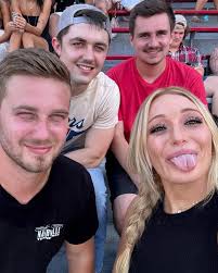 Hannah Bonnell (@hannahlbonnell) • Instagram फोटोहरू र भिडियोहरू