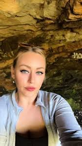 Amanda Bainter's Instagram, Twitter & Facebook