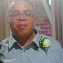 Elisa Leach's Instagram, Twitter & Facebook