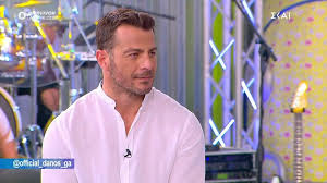 Το survivor ελλάδας είναι η ελληνική εκδοχή του ριάλιτι επιβίωσης survivor. Giwrgos Aggelopoylos Eisebale Sto Kalo Meshmeraki Kai Sxoliase To Fetino Survivor Fthis Gr