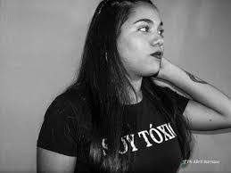 Abril Barraza's Instagram, Twitter & Facebook