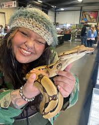 Hello! I need a last minute pet sitter (haven't heard back from my usual  person). Any recommendations?