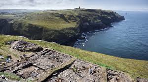 Einleitung „ es wäre umsonst, genau zu fragen, wann könig artus gelebt habe. Tintagel Ist Hier Die Burg Von Konig Artus Vergraben Wissen Sz De