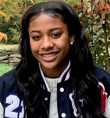 21 seniors receiving MLK scholarships for books