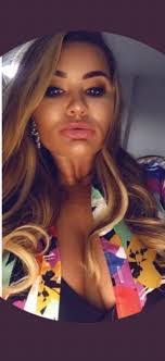 Shauna Larkin's Instagram, Twitter & Facebook