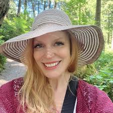 Set Sail: Shine your Radiance, Activate Your Ascension, Ignite Your Income,  Live Your Legacy (New Feminine Evolutionary): Ashley, Jane, Mao, Alis,  Bonario, Rima, Haff, Ari, Cook, Windy: 9781733740968: Amazon.com: Books