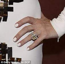 Celine Dion Wears 3 Million Worth Of Jewelry Celine Dion Billboard Awards Celine