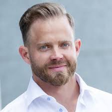 Steve Holbrook (@holbrooksworld)