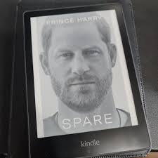 ความสำเร็จ คือผลรวมของความพยายามเล็กๆ ที่เกิดขึ้นซ้ำๆ เป็นประจำทุกวัน” .