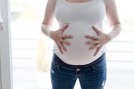 Jedoch ist zu empfehlen, bevorzugt die schräge bauchmuskulatur zu trainieren. Wann Du Am Besten Deinen Babybauch Fotografierst Feinfarben Akademie