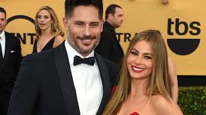 American comedian, actress, and writer, chelsea peretti is married to american actor, comedian, writer, director and producer jordan peele. Comedian Couple Chelsea Peretti And Jordan Peele Are Engaged Entertainment Tonight