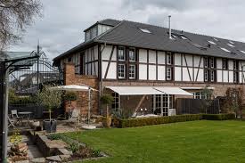 Ein haus zu kaufen, braucht gute vorbereitung. Historisches Designorientiertes Haus Im Gutshofensemble Immobilienteam Bonn De
