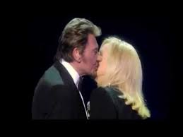 Johnny Sylvie L Hymne A L Amour Non Je Ne Regrette Rien Youtube Johnny Halliday Johnny Pop Songs
