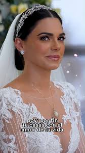 #LiviaBrito luce HERMOSO vestido de novia en el final de #Amanecer  disponible en #ViX