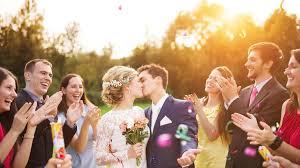 N'est pas originale qui veut. 5 Idees Cadeaux De Mariage Originaux Blogueuse Mariage Mode Lifestyle