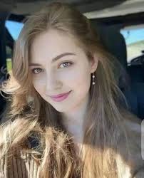 I am 37 years old, single, I am a doctor. 👋🙂 I need friendship........  Threads.💕