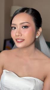 Makeup Glow Ala Bride Bersama Dadi Hurint