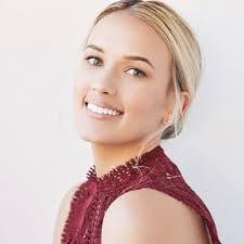 Michelle LaRue (@ShelLaRue)