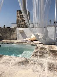 L Incanto Del Salento E In Questa Casa Vacanze Dalla Terrazza Arabeggiante Nel 2020 Elle Decor Piscine Piccole Vacanze