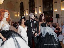 Bei ebay finden sie artikel aus der ganzen welt. Harald Gloockler Seine Brautmode Jede Braut Ist Eine Prinzessin