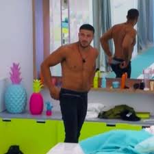The love island memes have been rolling in thick and fast ever since the series started, and this time tommy fury is in the firing line. Love Island Star Tommy Fury Baffles Viewers By Admitting He Has No Idea What Decaffeinated Coffee Is