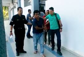Si vous la connaissez, vous pouvez l'ajouter en cliquant ici. Kelindan Lori Tidak Mengaku Salah Cabul Kanak Kanak Dalam Tandas Astro Awani
