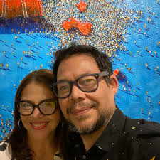 Exhibición del artista colombiano Fabio Mesa en @weil_art Gallery de Calle  50. Impresionante la ejecución de cada pieza, literalmente uno se pierde  entre tanta gente de cada cuadro en su apreciación visual. #