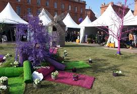 La place du capitole accueille les nombreuses variétés de violette, mais en plus, de 10h à 13h et de. Fete De La Violette Et Quelques Gourmandises Toulouse Sysy In The City Blog Famille Toulouse