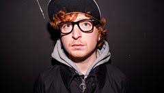 Do Crossu se vrací melancholik Synkro. Přiváží Kiyoko