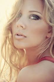 Bronwyn Baker (bronwyncbaker)