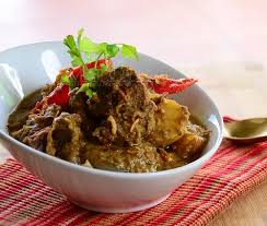 Merupakan masakan yang nikmat, simple dan gampang cara membuatnya. Kambing Masak Briyani Dapur Tanpa Sempadan