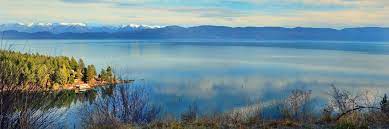 Overlooking beautiful flathead lake in lakeside, montana, you'll fall in love with our new cabins with views of flathead lake and the mission and swan mountains. Flathead Lake Cabins Vacation Rentals From 99 Hometogo
