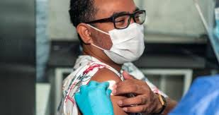 Allanaron el ministerio de salud por presuntas irregularidades en la compra. Republica Dominicana Aplicara Una Tercera Dosis De La Vacuna Contra El Covid