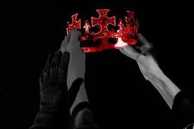 This Picture Symbolizes How Greedy Macbeth Becomes Throughout The Play Reaching For The Crown When He Knows It Doesn T Lawfully Belon Macbeth Crown The Crown