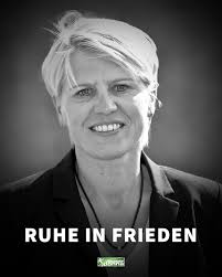 Der Deutsche Fußballbund trauert um die 144-fache Deutsche  Nationalspielerin Doris Fitschen die, im Alter von 56 Jahren, nach schwerer  Krankheit verstarb.