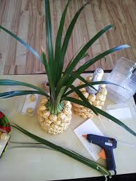 Ihr möchtet einen ferrero rocher baum basteln? Anleitung Fur Eine Ferrero Rocher Ananas Palme Sr Decoration