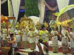 Ditengah kondisi yg kurang nyaman ini, tuhan memberikan kesempatan bagi jemaat solo untuk membantu sepasang suami istri, mason & widya. Belajar Bahasa Lampung Yuk Kompasiana Com