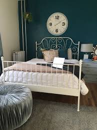 The white backdrop is a natural canvas for showcasing the charm of accent color. Pin On Bedroom Ideas