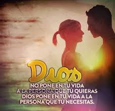 Dios No Pone En Tu Vida A La Persona Que Tu Quieras Dios Pone En Tu Vida A La Persona Que Tu Necesitas Words Quotes Bible Quotes