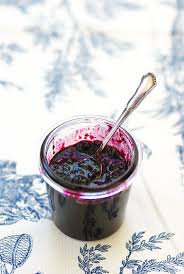 Confiture De Myrtilles Aux Epices Et Pinot Noir Inspiree De Christine Ferber Un Dejeuner De Soleil Recette Confiture Myrtille Confiture Myrtille