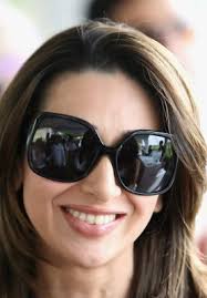 Karishma kapoor indian actress biography. Karishma Kapoor Close Up 712x1024 Wallpaper Teahub Io
