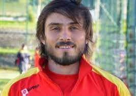 Göztepe'nin başarılı oyuncusu halil akbunar, aslen i̇zmirlidir. Halil Akbunar Kimdir Nereli Kac Yasinda Biyografisi Hayati